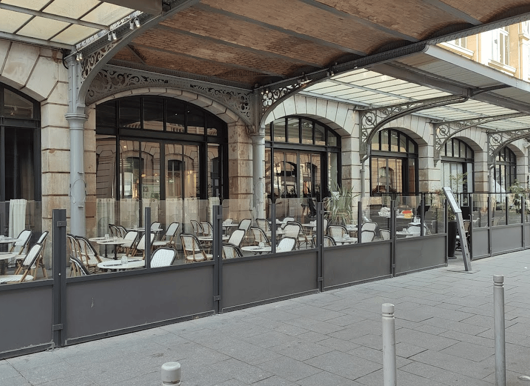 Lazare Paris 4